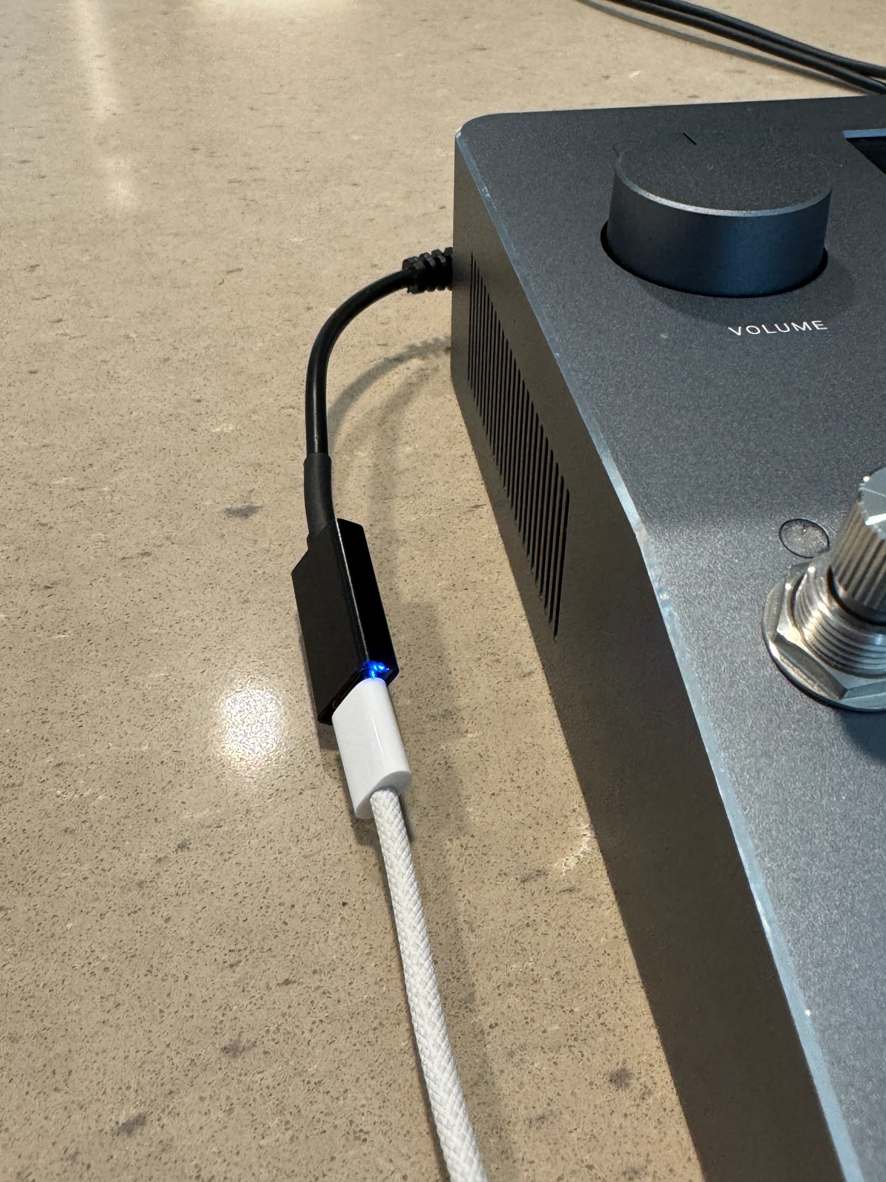Quad Cortex USB-C Power Adapter view 3