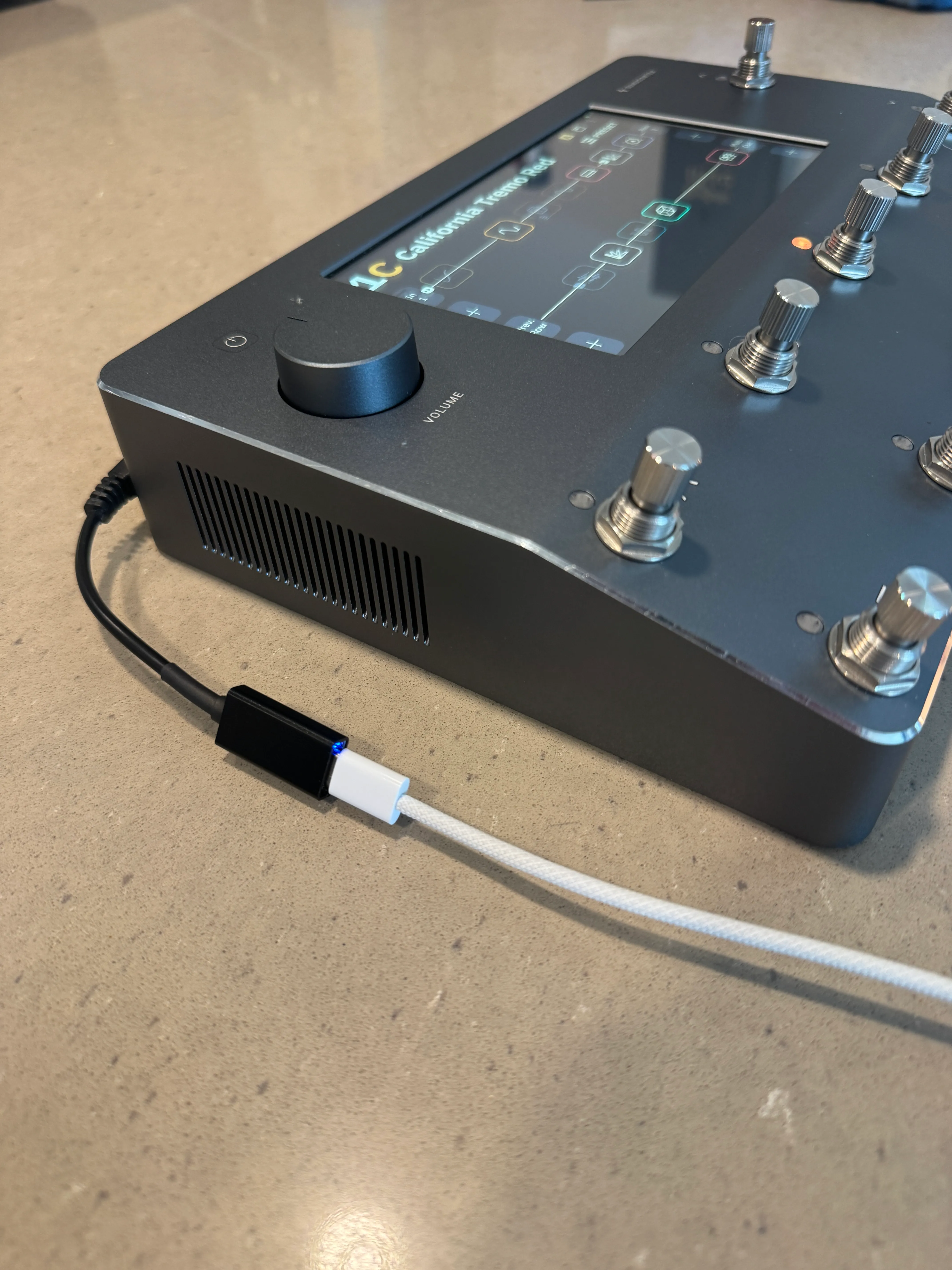 Quad Cortex USB-C Power Adapter view 4